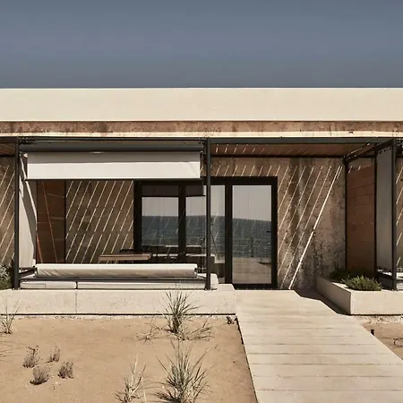 Dexamenes Seaside מלון קורוטה