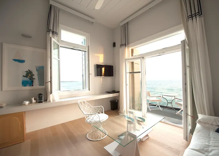 Dexamenes Seaside Hotel