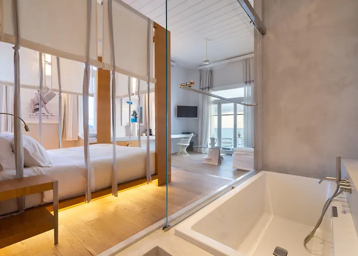 Hotel Dexamenes Seaside 5*